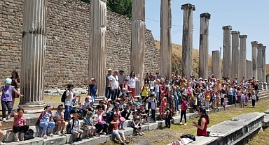 Bergama'lı Çocuklar Tarih Öğreniyor