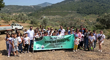 Bucalı Çocuklardan Zeytin Fidanı Dikimi
