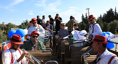 Güzelbahçe’de Bandolu Kutlama
