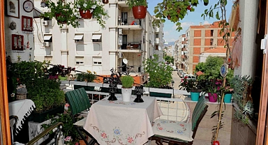 Karşıyaka Çiçek Açıyor