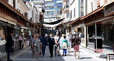 Kuşadası Esnafının Yüzü Gülüyor