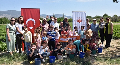 Menemen'de Çocuklar Festivale Davet Etti