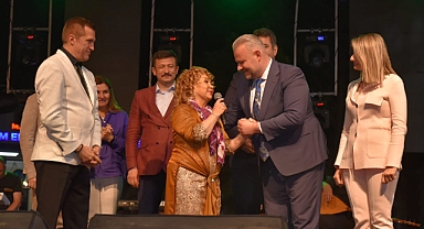 Menemen Emiralem Çilek Festivali’ne Coşkulu Katılım