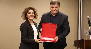 Başkan Cemil Tugay'a Destek Ödülü