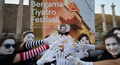 Bergama Tiyatro Festivali’ne Muhteşem Açılış