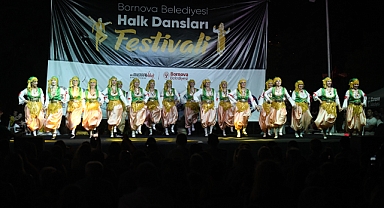 Bornova’da Halk Dansları Festivali Coşkusu