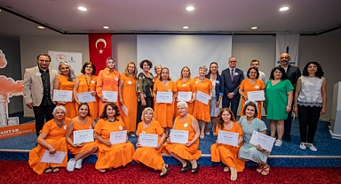 İzmir Büyükşehir Belediyesi Kadın Tiyatro Topluluğunun Başarısı