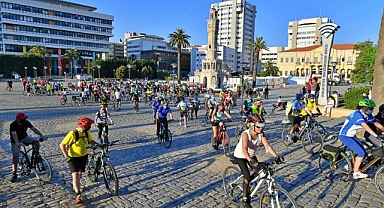İzmir’de Bisiklet Sevgisi