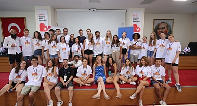 Bayraklı'da Avrupalı Gençler 'Tarımı' Konuştu