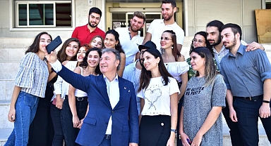 Bornova’da Kız Öğrenciler İçin El Ele