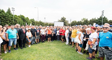 Başkan Tunç Soyer Kocatepe’den İzmir’e Taşınacak Türk Bayrağını Teslim Etti