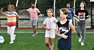 Bornova'da 100. Yılda 1922 Kişiyle Zeybek