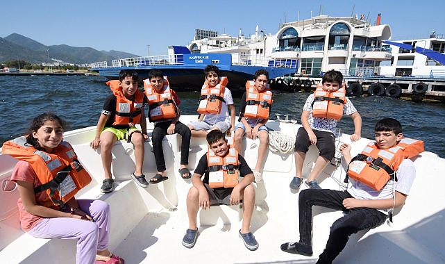 Çocuklar Yazın Keyfini Yüzme Dersleriyle Çıkarıyor