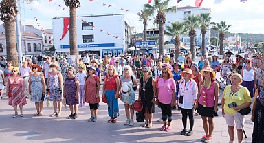 Ayvalık'ta Süslü Kadınlar Bisiklet Turu