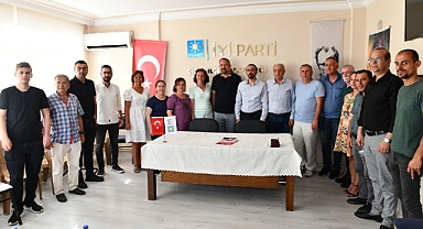 Başkan Utku Gümrükçü'den Siyasi Parti Temsilcilerine Ziyaret