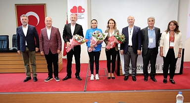 Bayraklı'da Kent Konseyleri Birliği Toplandı