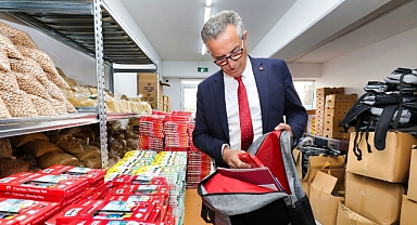 Gaziemirli Öğrencilere Kırtasiye Desteği