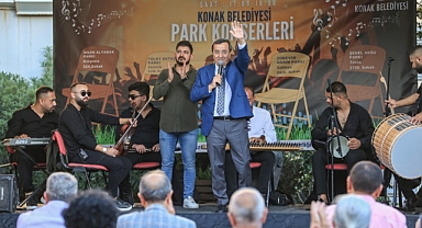 Konak Parkları Roman Müzisyenlerle Coştu
