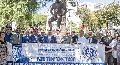 Taçsız Kral Metin Oktay Konak’ta Anıldı
