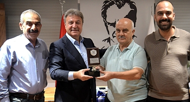 Amatörlerden Başkan İduğ’a Plaketli Teşekkür