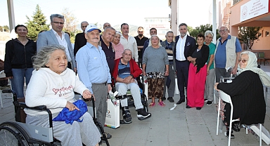 Başkan Serdar Sandal’dan Huzurevine Anlamlı Ziyaret