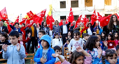 Bayraklı'da 'Cumhuriyetin Çocukları Sanatla Daha Mutlu'