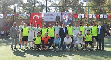Bornova Belediyesi’nde Birimler Arası Futbol Heyecanı