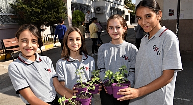 Bornovalı Minikler Toprakla Buluştu
