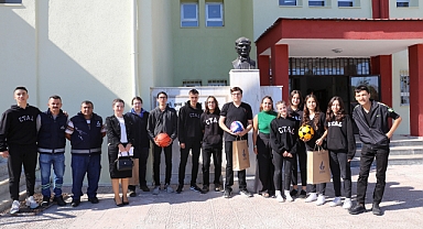 Güzelbahçe'de Atık Pil Toplayan Okullara Ödül