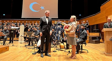 İtfaiye Haftası’nda İzmirli İtfaiyeciler Sahne Aldı