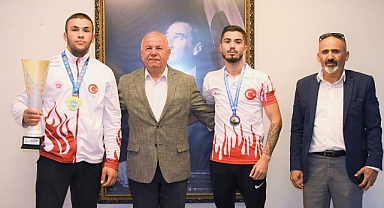 Kemalpaşa'da Başkan Karakayalı Şampiyonları Ağırladı