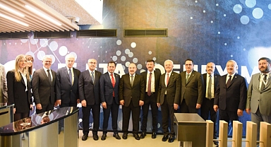 Bakan Mustafa Varank’tan İzmir Ticaret Odası İzQ’ya Ziyaret