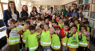 Buca'da Kitap Sevgisi Sokaklara Taştı