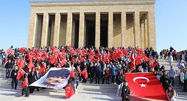 Efes Selçuk'lu Gençler Anıtkabir'de