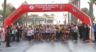 Karşıyaka'da ‘Ata’dan Ana’ya Saygı Koşusu’ 28. Kez Gerçekleştirildi