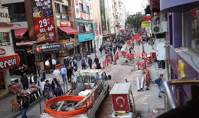 Karşıyaka'da Çarşı Yeniliyor