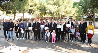 Karşıyaka'da Kadınlar Mutlu