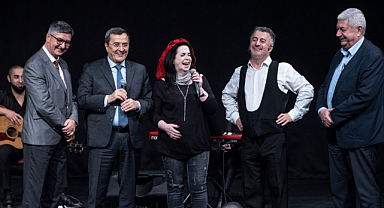 Konak Sezona Ortadaki Oyun'la Başladı