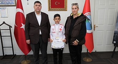 Menderes'de Başkana Sporculardan Ziyaret
