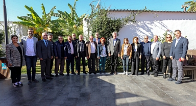 Narlıdere'de Muhtarlarla Toplantı