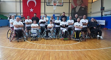Karşıyaka'da Engel Tanımayan Sporculardan Maç