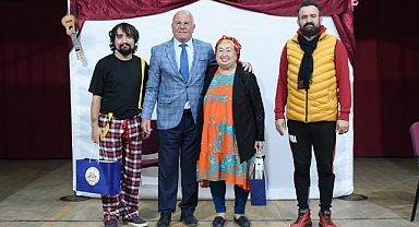 Kemalpaşa'da Çocuklara Ücretsiz Tiyatro