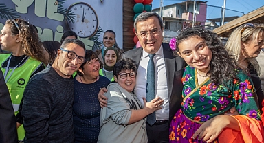 Konak Engelsiz Yaşam Köyü’nde yeni yıl partisi 