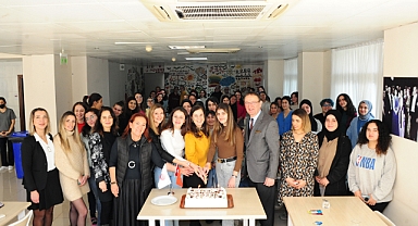 Balçova'da Öğrencilerin Yeni Yıl Ziyareti