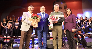Güzelbahçe’de Aşık Muhlis Akarsu türküleriyle anıldı