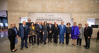 “İzmir'in Yüzyılına İz Bırakanlar” kitabı tanıtıldı