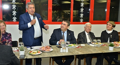 İzmir 'Serbest' uçuşta