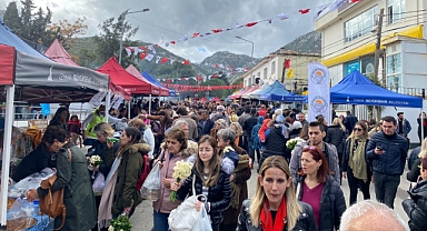 Karaburun’a Nergiz sevgisi akını