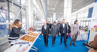 Başkan Tunç Soyer'den Fuar İzmir'e gönüllü çağrısı : “İzmirlileri bu dayanışmanın parçası olmaya davet ediyorum”