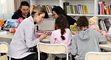 Bornova’dan depremzedelere psikolojik destek